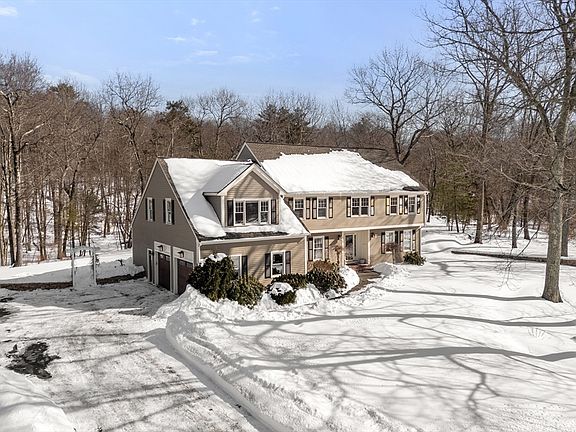 3rd image of 48 Algonquian Dr