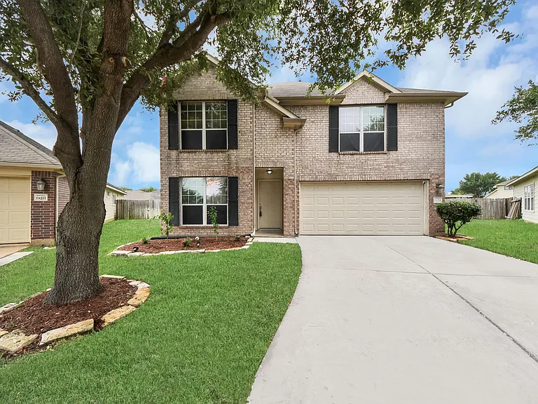 19215 Terra Forest Ct — Photo 1
