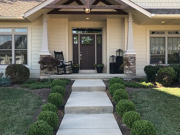 Front Entry/Covered Porch