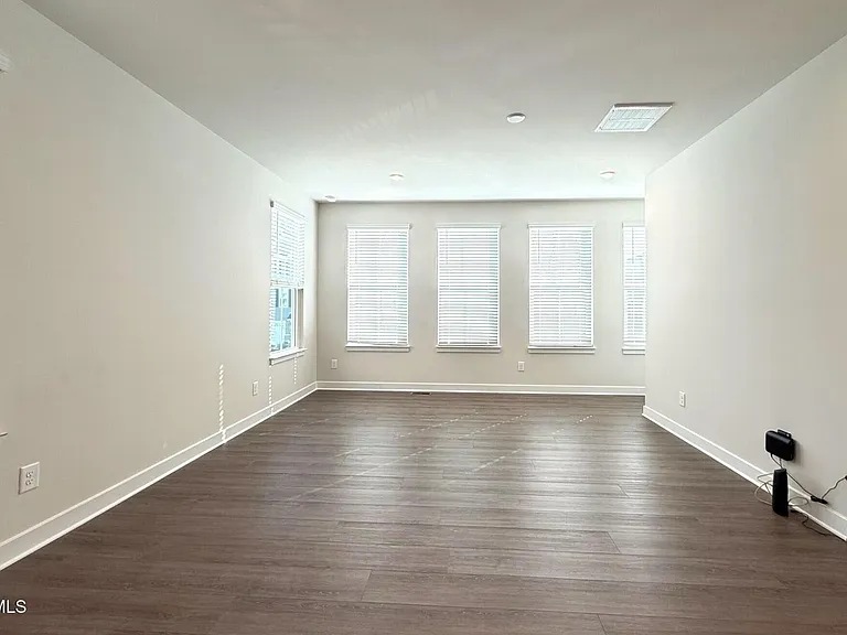 1362 Chowan Ave — Photo 8