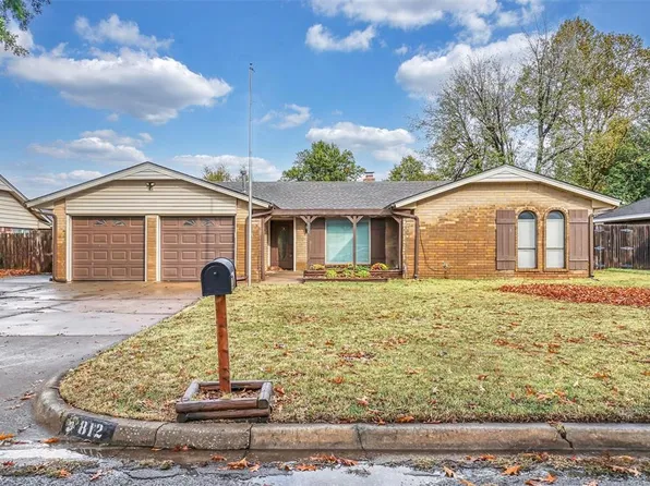 812 SW 26th St, El Reno, OK 73036