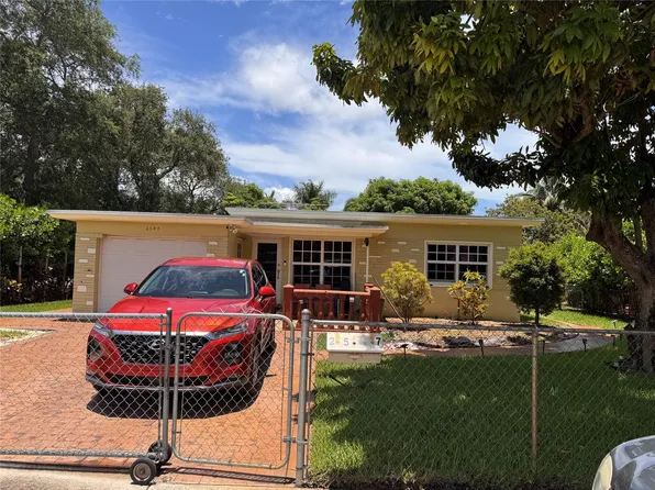 2547 Thomas Street, Hollywood, FL 33020