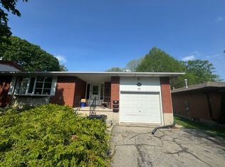 182 Lynnbrook Cres #2, Waterloo, ON N2L4X3