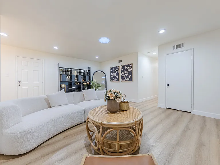 2503 Sierra Leone Ave — Photo 7