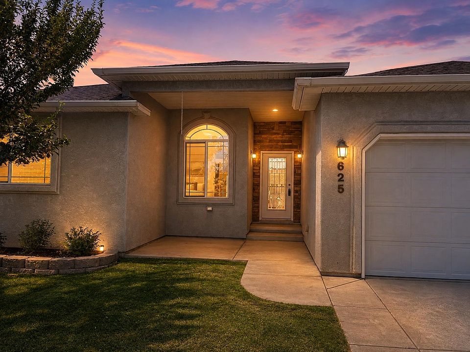 1st image of 625 Sneddon Pl
