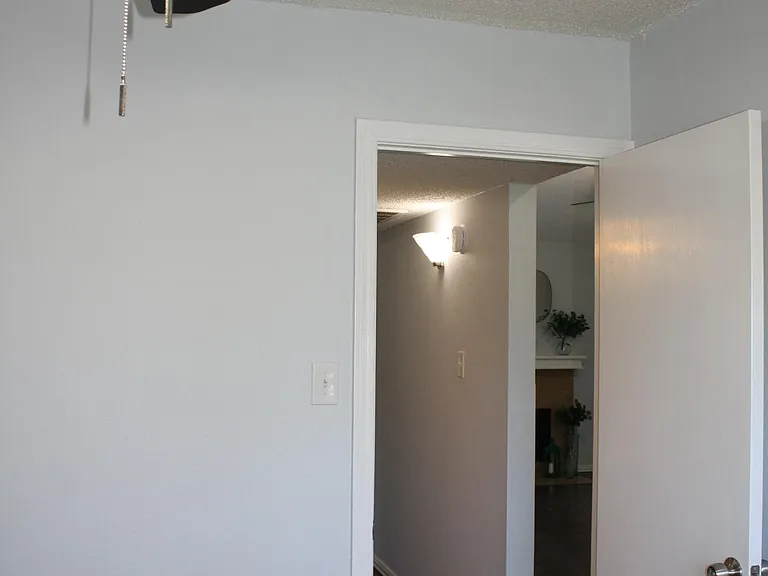 2518 Highdale Dr — Photo 34