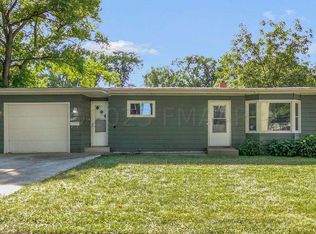 1009 17th St S, Fargo, ND 58103