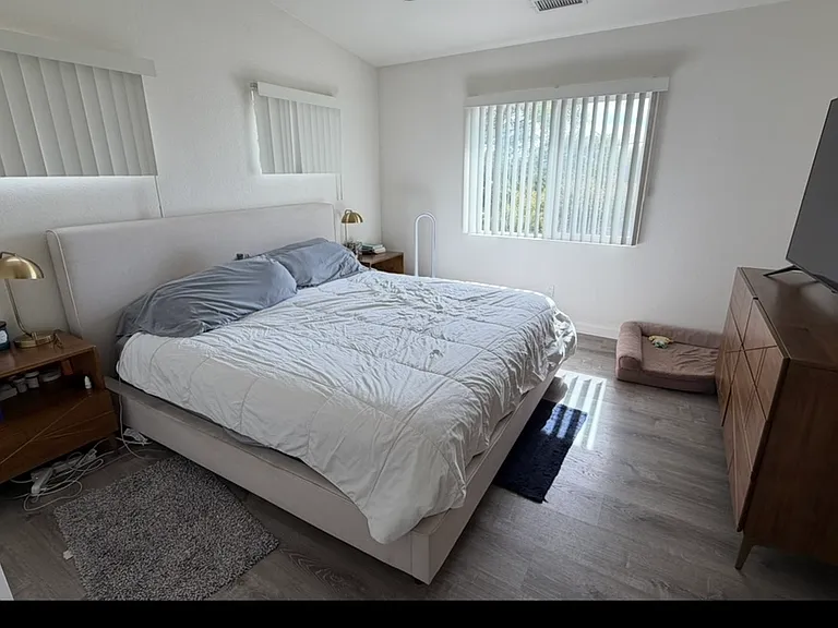4565 Cherokee Ave #B — Photo 14