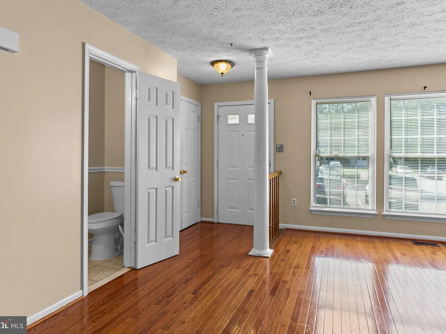 3 bed, 3.5 bath, 1584 sqft, $2,900 — Photo 3