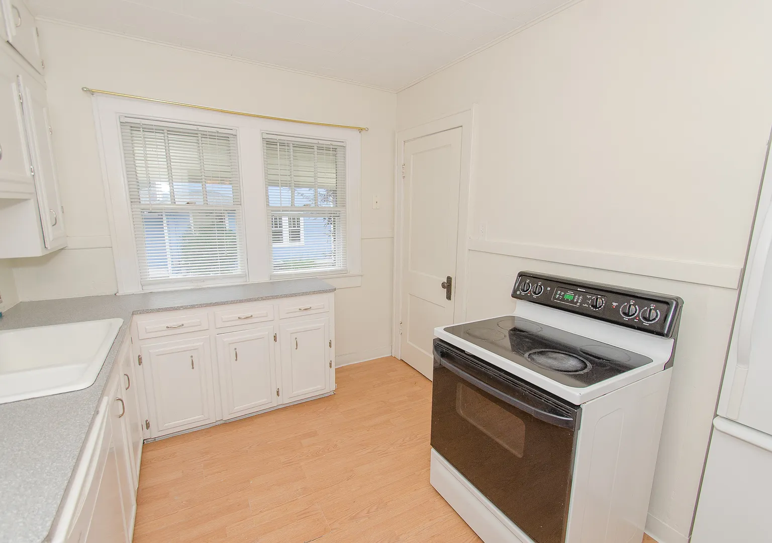 3 Bed, 1.5 bath Home- Available August 2027! — Photo 4