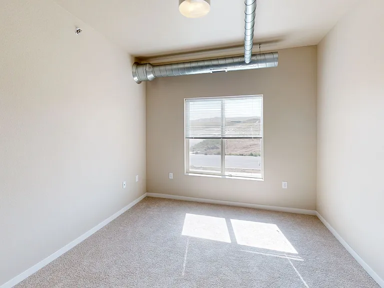 10Bedrock Apartments — Photo 51