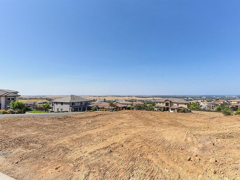 2nd image of 312 W Tobrurry Way