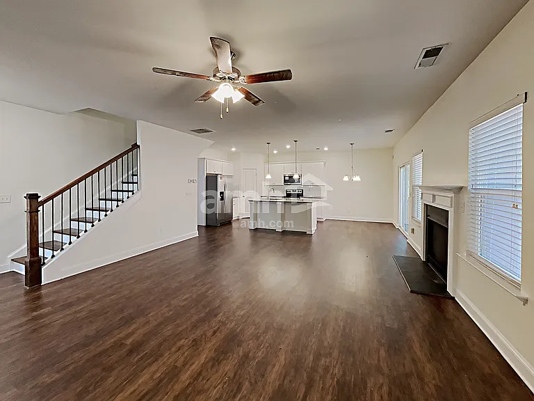 257 Makenna Dr — Photo 3