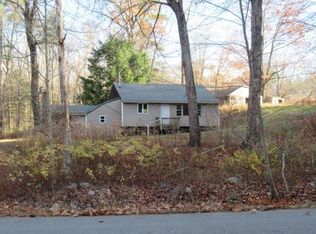 33 McCrillis Rd, Nottingham, NH 03290