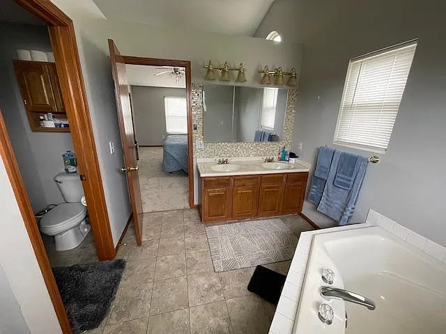 463 Cambridge Dr — Photo 12
