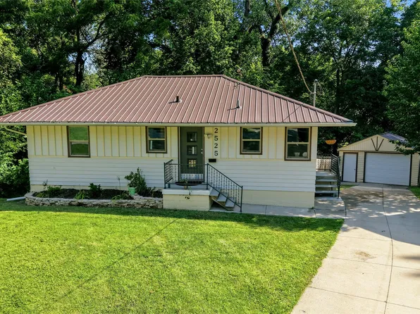 2525 27th St, Des Moines, IA 50310