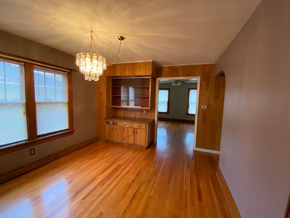 2nd image of 557 4th Ave