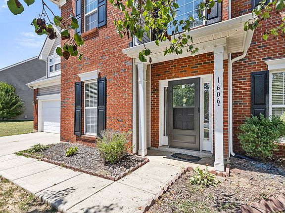3rd image of 16061 Stuarts Draft Ct