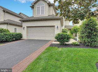 736 Woodfield Dr, Lititz, PA 17543