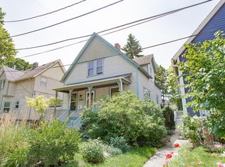 1608 Davis St, Evanston, IL 60201