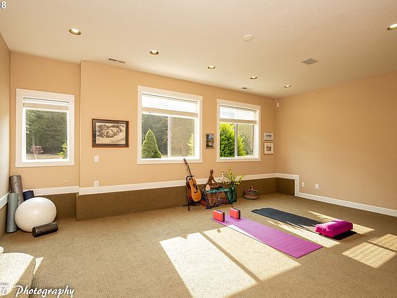 4th image of 32218 SE 27th St