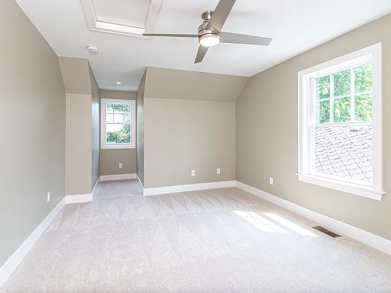804 Henry St — Photo 22