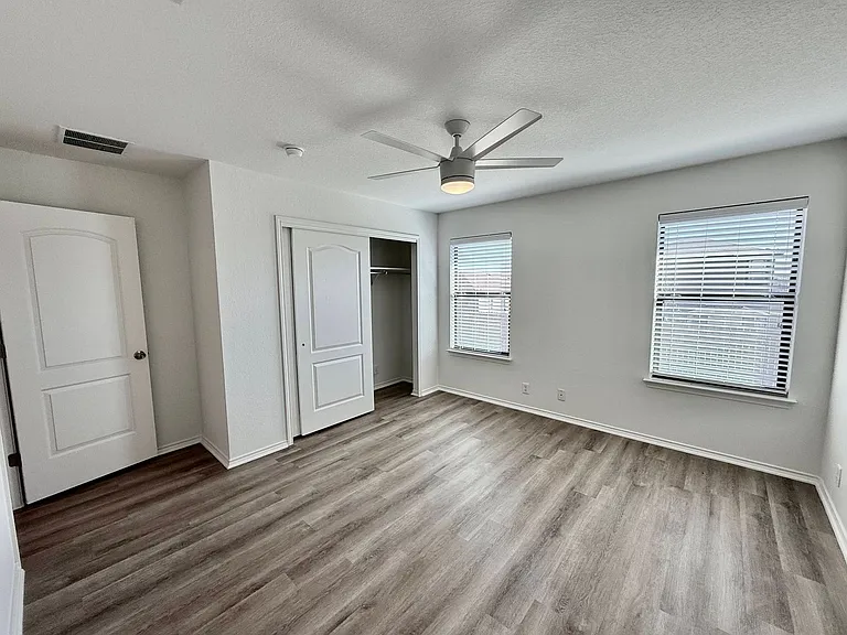 240 New Country Rd — Photo 8