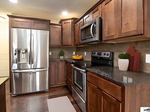 5th image of 9233 Fairbanks Ct