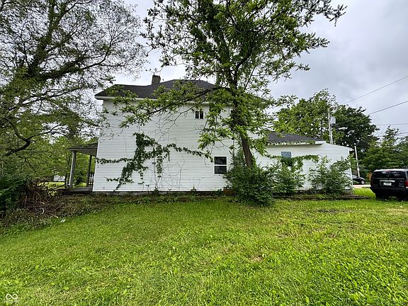 5th image of 2860 N Kenwood Ave