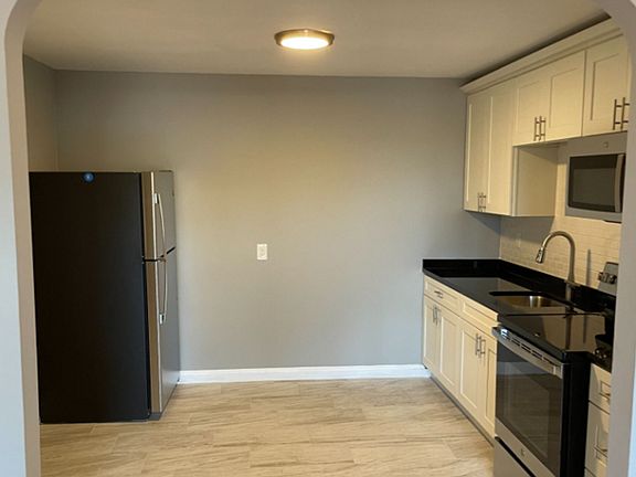 5th image of 346 Union St APT 19