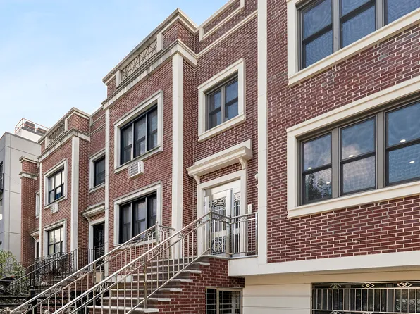 112 Pulaski Street
