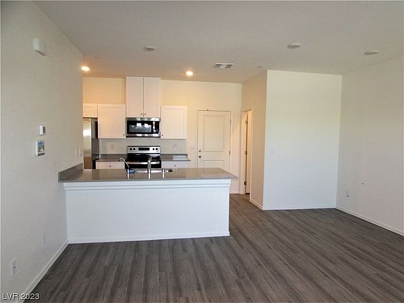 4th image of 538 Foothill Cove Ln #18