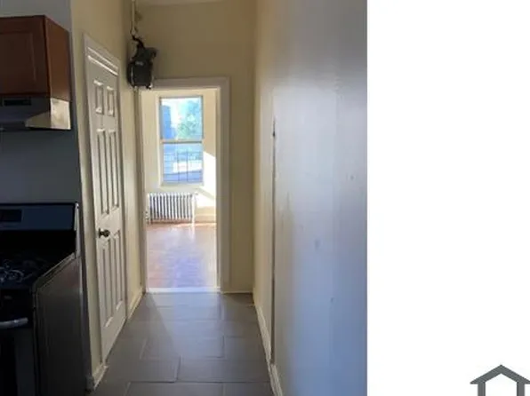689 E 187th St, Bronx, NY 10458