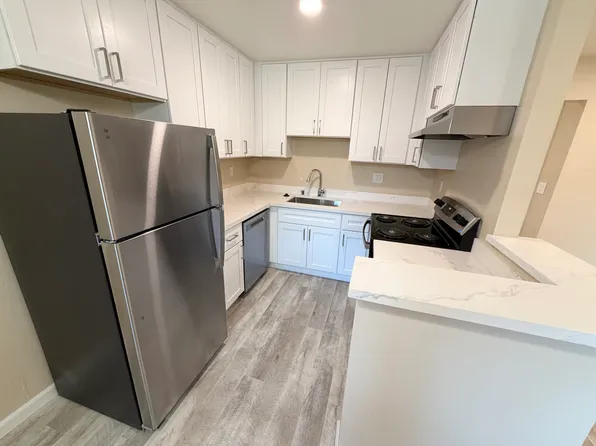 120 Granada Dr APT 7, Mountain View, CA 94043
