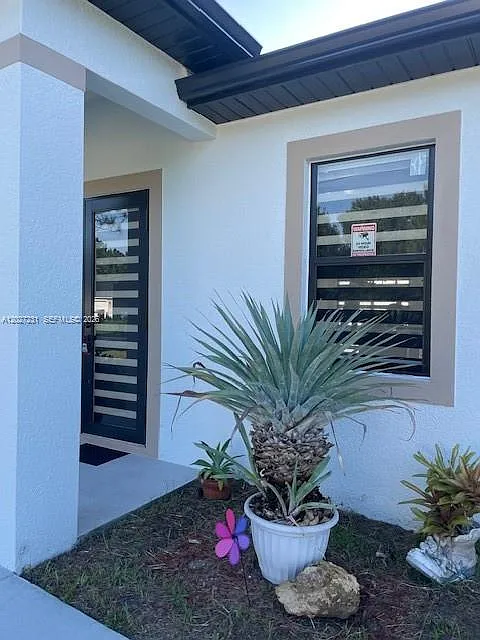 3 bed, 3.0 bath, $1,900 — Photo 3
