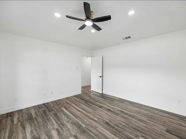 913 Filmore Dr — Photo 17