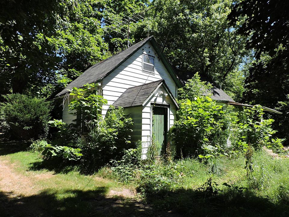 2nd image of 8410 Meadowbrook Rd