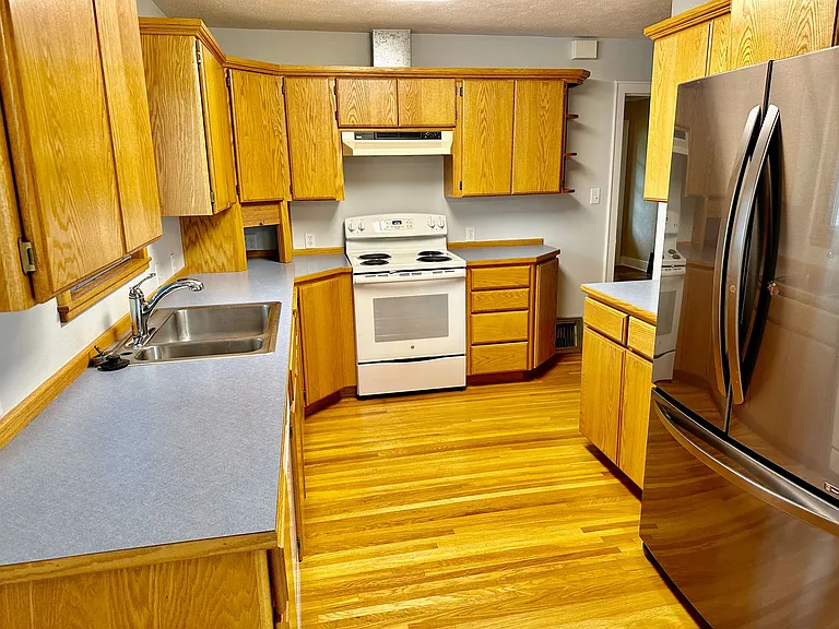 3419 N Park Blvd — Photo 11