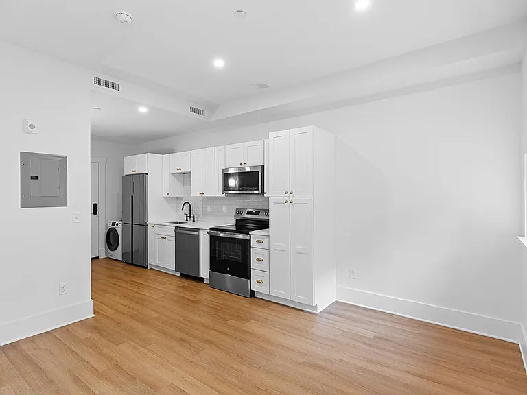 31 Hope St #104 — Photo 11