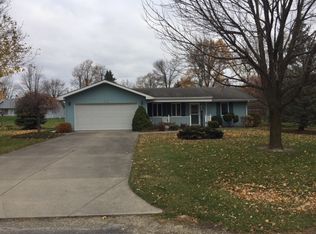 9033 E South Circle Dr, Churubusco, IN 46723