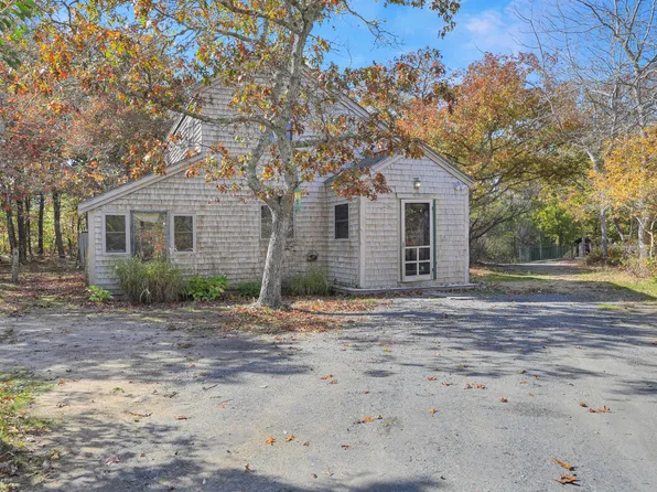 25 Vineyard Meadow Farms Rd, West Tisbury, MA 02575