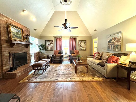 2nd image of 104 River Oaks Ct