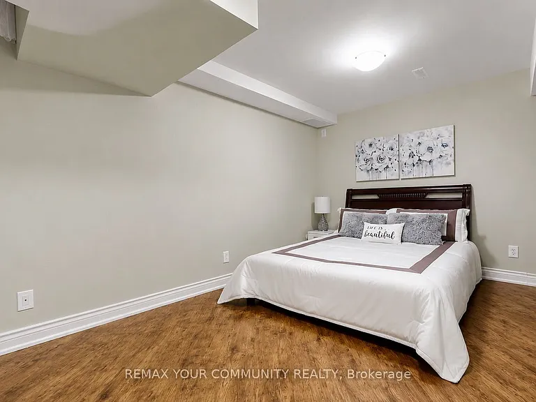 32 Soho Cres #BASEMENT — Photo 23