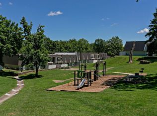 500 La Fontenay Ct #4-1704W, Louisville, KY
