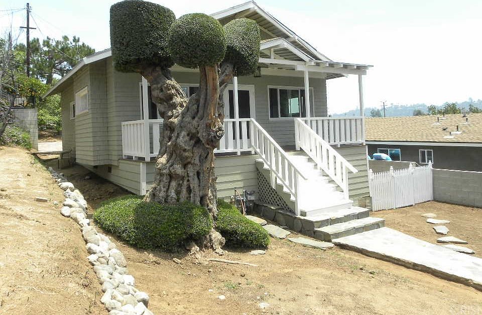 1st image of 324 Vista Pl