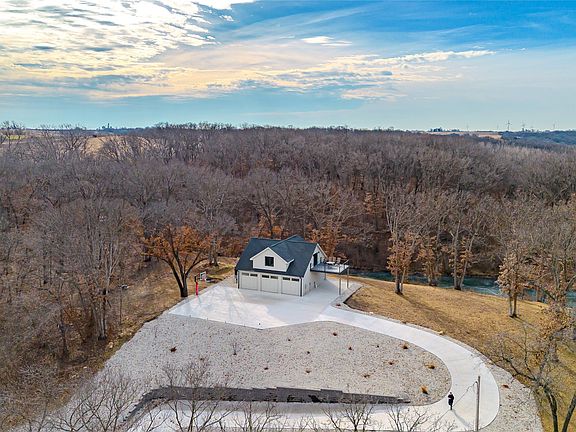 3rd image of 9262 Diamondhead Dr