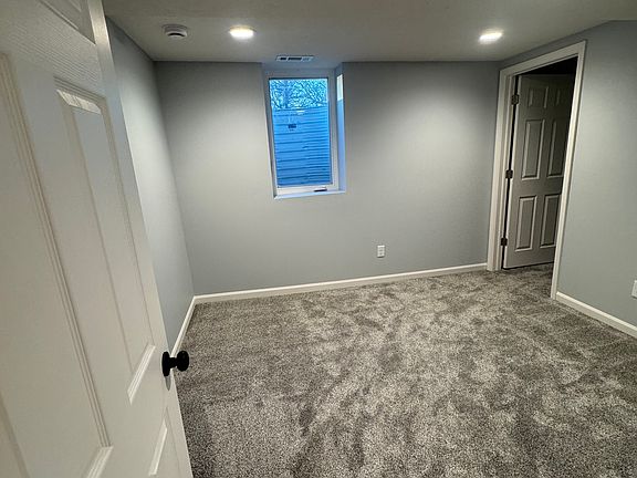 5th image of 3519 Woodbine Ave