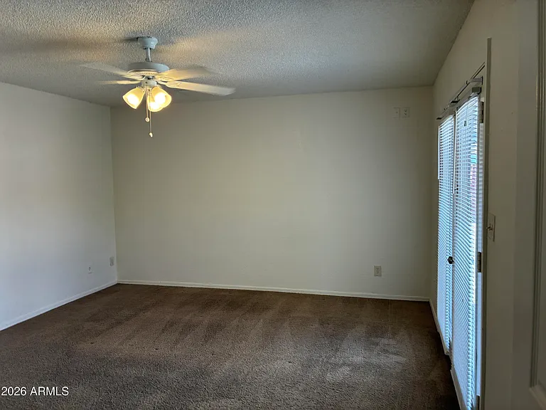 602 W Wickieup Ln — Photo 15