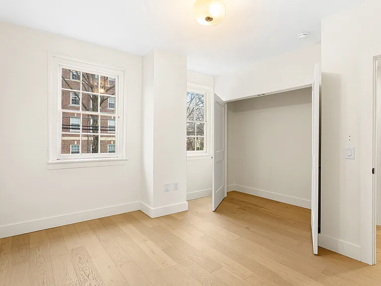 300 Kings Hwy E #B — Photo 10