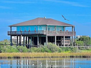 802 18th St, Pt Bolivar, TX 77650